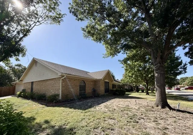 Photo 2 of Single family home for sale at 5540 Misty Meadows Dr, North Richland Hills, TX 76180 | MLS# 21360594 | Listing updated on 2026-08-29