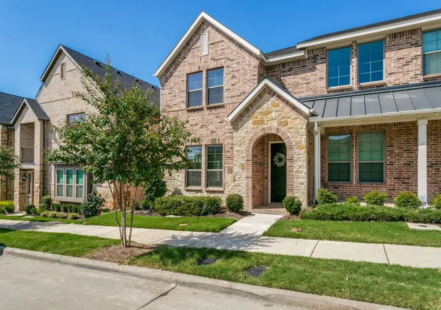 Townhouse for sale at 237 Mcconathy Wy, Flower Mound, TX 75028 | MLS# 21361120