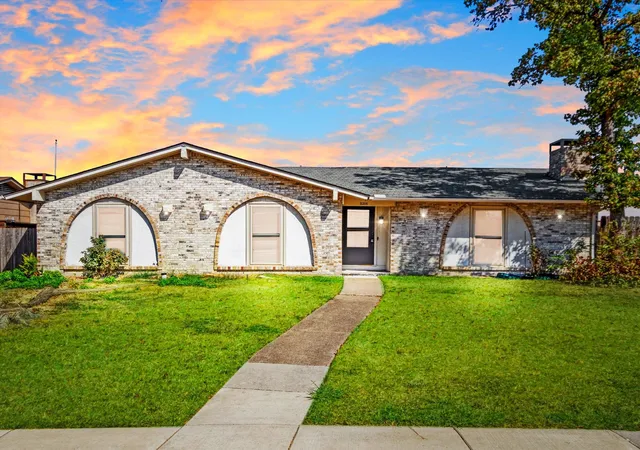 Photo 1 of Single family home for sale at 3215 Rockne Ln, Mesquite, TX 75150 | MLS# 21362995 | Listing updated on 2026-09-04