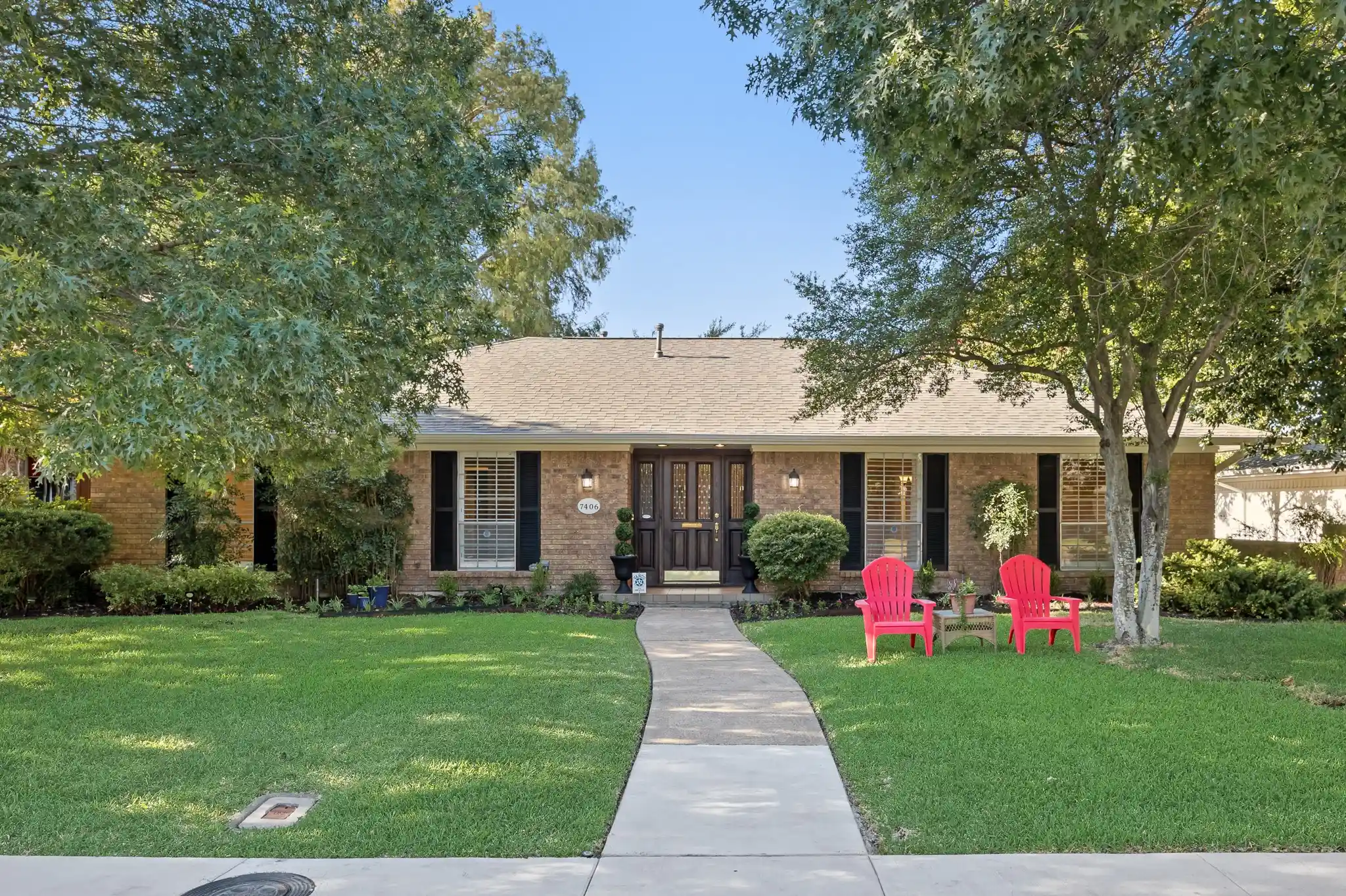 Photo 1 of Single family home for sale at 7406 La Manga Dr, Dallas, TX 75248 | MLS# 21361839 | Listing updated on 2026-10-29