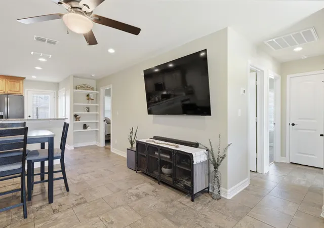 Photo 3 of Single family home for sale at 213 Freeman St, Lindale, TX 75771 | MLS# 21362977 | Listing updated on 2026-10-06