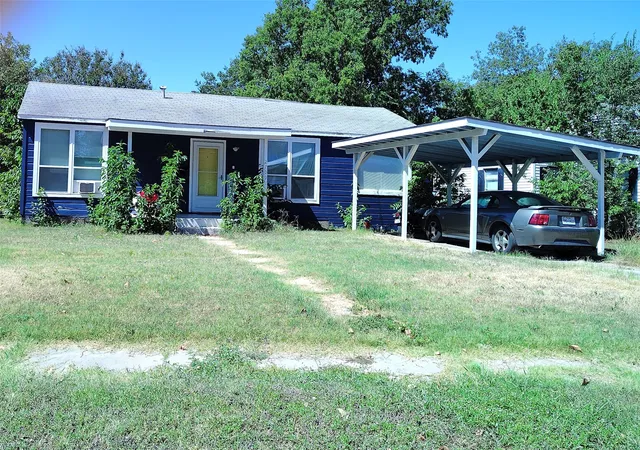 Photo 2 of Single family home for sale at 2709 Elizabeth Dr, Brownwood, TX 76801 | MLS# 21363001 | Listing updated on 2026-08-19