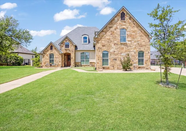Photo 1 of Single family home for sale at 35 S Bob Jones Ct, Pottsboro, TX 75076 | MLS# 21362752 | Listing updated on 2026-09-02