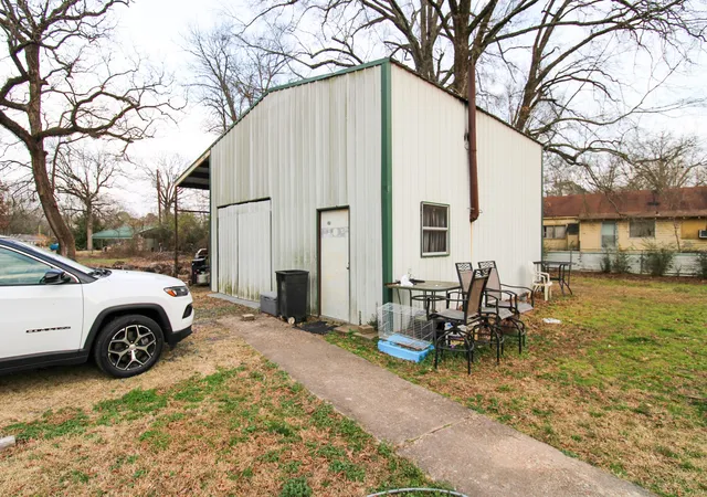 Photo 3 of Single family home for sale at 204 Roosevelt, Hooks, TX 75561 | MLS# 21361680 | Listing updated on 2026-08-31