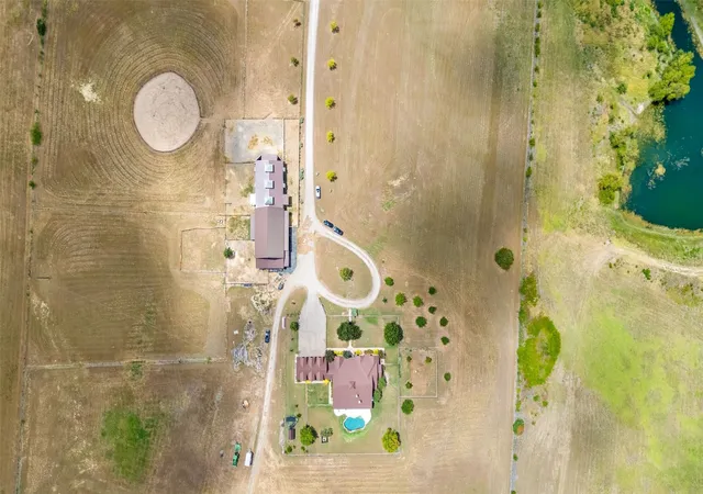 Photo 3 of House for sale at 894 Blue Cut Rd N, Mc Gregor, TX 76657 | MLS# 21362712 | Listing updated on 2026-08-20