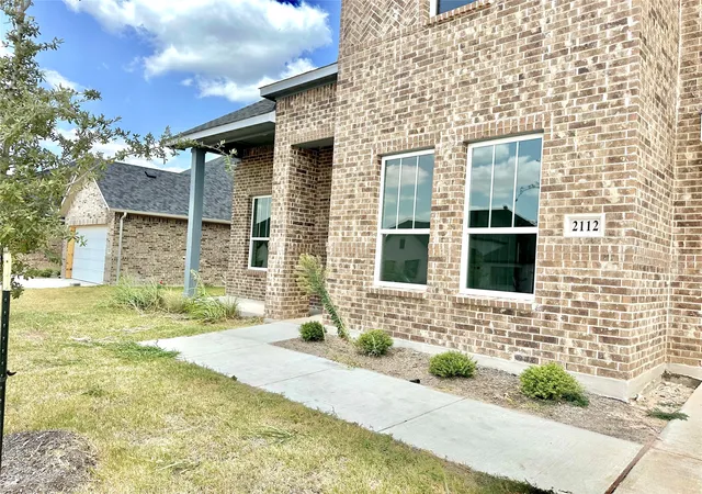 Photo 2 of Single family home for sale at 2112 Bankside Ln, Lorena, TX 76655 | MLS# 21362257 | Listing updated on 2026-10-07
