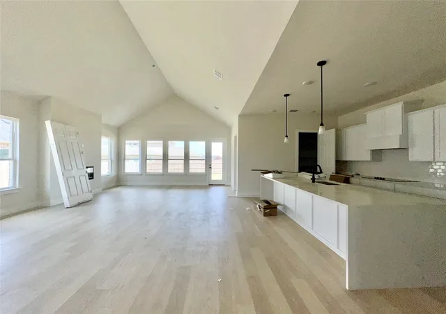 Photo 3 of Single family home for sale at 2112 Bankside Ln, Lorena, TX 76655 | MLS# 21362257 | Listing updated on 2026-10-07