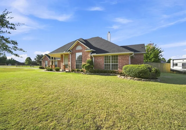 Photo 2 of Single family home for sale at 10625 Richard Cir, Forney, TX 75126 | MLS# 21362013 | Listing updated on 2026-10-08