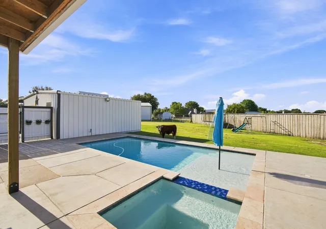 Photo 4 of Single family home for sale at 10625 Richard Cir, Forney, TX 75126 | MLS# 21362013 | Listing updated on 2026-10-08