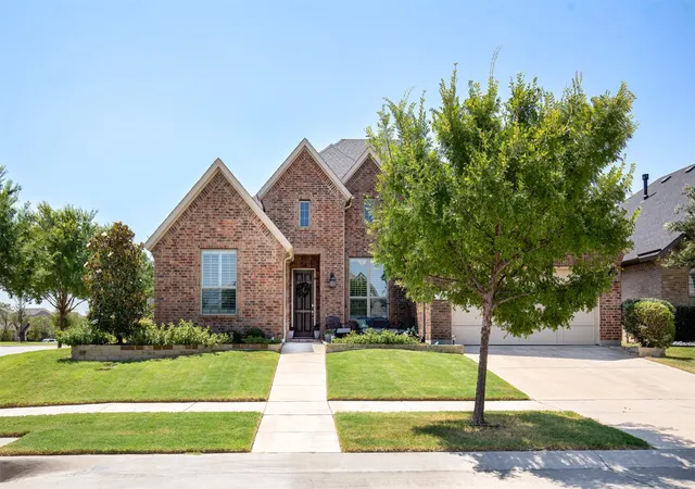 Photo 2 of Single family home for sale at 1101 10th St, Argyle, TX 76226 | MLS# 21357887 | Listing updated on 2026-10-08