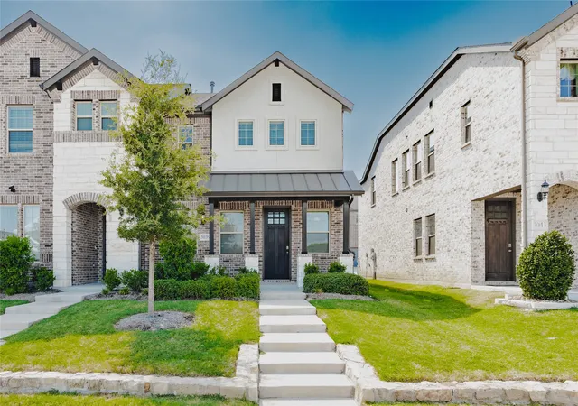 Townhouse for sale at 3039 Tenor Wy, Sachse, TX 75048 | MLS# 21362905