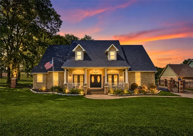Photo 1 of Single family home for sale at 101 Beacon Ct, Kemp, TX 75143 | MLS# 21362311 | Listing updated on 2026-08-19
