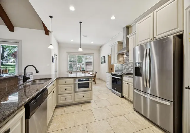 Photo 3 of Single family home for sale at 101 Beacon Ct, Kemp, TX 75143 | MLS# 21362311 | Listing updated on 2026-08-19