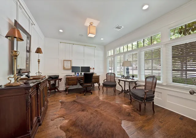 Photo 3 of Sale Pending at 860 N Bailey Ave, Fort Worth, TX 76107 | MLS# 21362536 | Listing updated on 2026-08-29