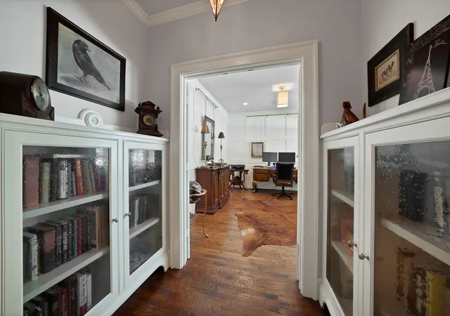 Photo 4 of Sale Pending at 860 N Bailey Ave, Fort Worth, TX 76107 | MLS# 21362536 | Listing updated on 2026-08-29