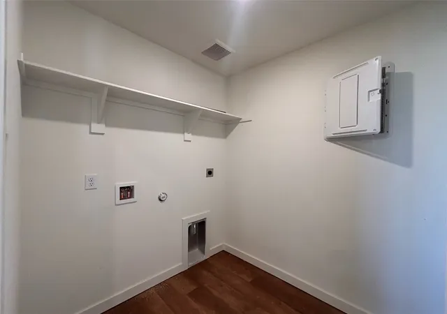 Photo 3 of Single family home for sale at 212 N Fork Ranch Rd, Waco, TX 76705 | MLS# 21363075 | Listing updated on 2026-09-24