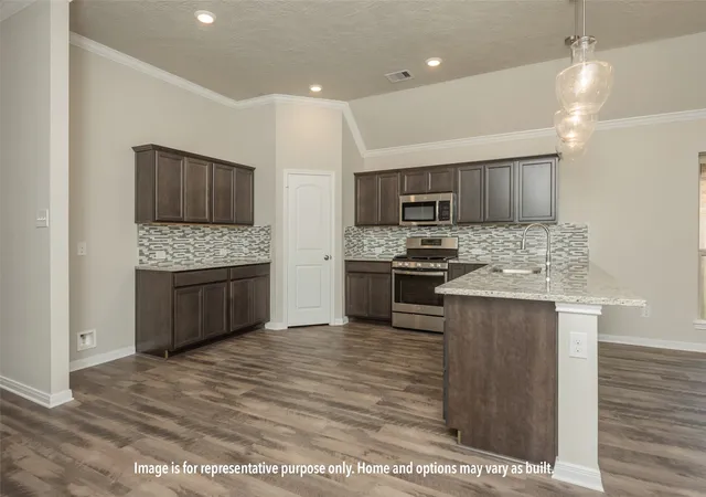Photo 4 of Sale Pending at 400 N Fork Ranch Rd, Waco, TX 76705 | MLS# 21359946 | Listing updated on 2026-08-31