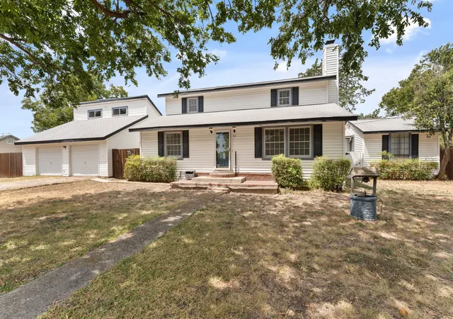 Photo 1 of Single family home for sale at 314 Houston St, Cedar Hill, TX 75104 | MLS# 21362926 | Listing updated on 2026-08-23