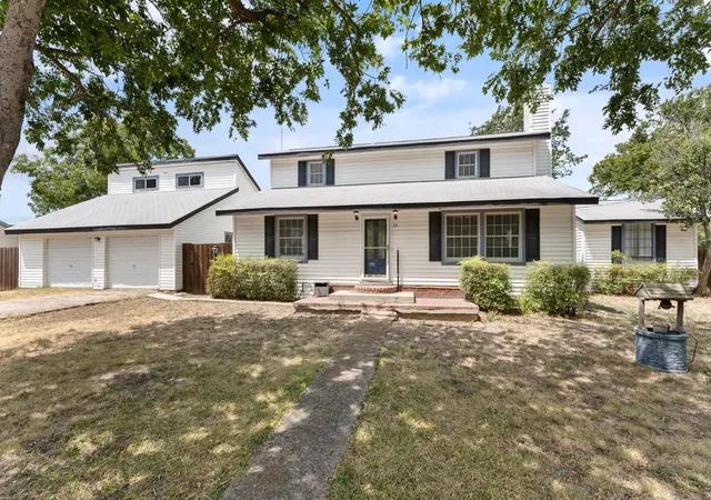 Photo 2 of Single family home for sale at 314 Houston St, Cedar Hill, TX 75104 | MLS# 21362926 | Listing updated on 2026-08-23