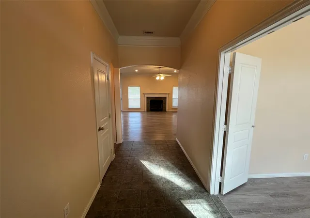 Photo 3 of Single family home for sale at 104 Cinnamon Ct, Weatherford, TX 76088 | MLS# 21362973 | Listing updated on 2026-09-01