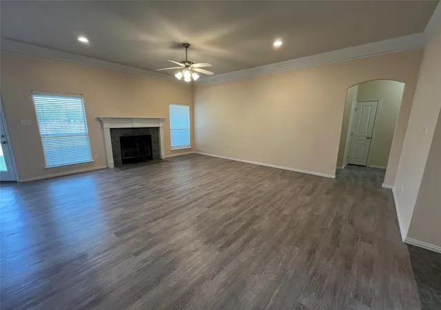 Photo 4 of Single family home for sale at 104 Cinnamon Ct, Weatherford, TX 76088 | MLS# 21362973 | Listing updated on 2026-09-01