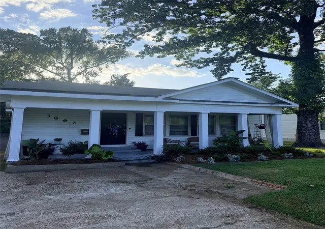 Photo 1 of Single family home for sale at 3862 Fairfield Ave, Shreveport, LA 71106 | MLS# 21361379 | Listing updated on 2026-08-29