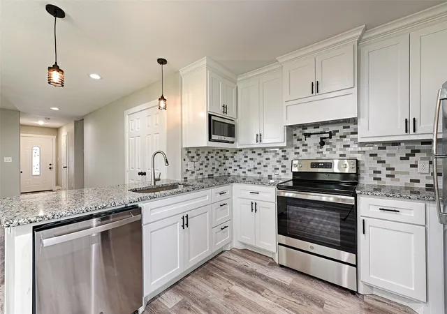 Photo 3 of Single family home for sale at 208 & 212 E Cherry St, Sherman, TX 75090 | MLS# 21362985 | Listing updated on 2026-08-19