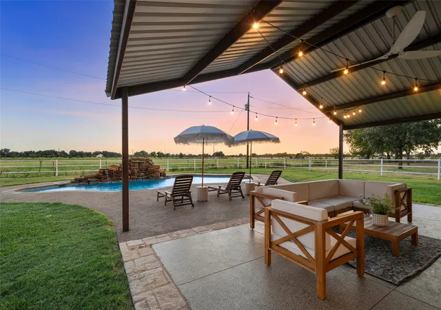 Photo 3 of Single family home for sale at 140 Angle Ln, Waco, TX 76705 | MLS# 21362495 | Listing updated on 2026-09-30