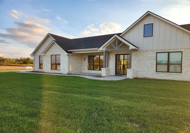 Single family home for sale at 569 Lacek Mill Rd, China Spring, TX 76633 | MLS# 21362197