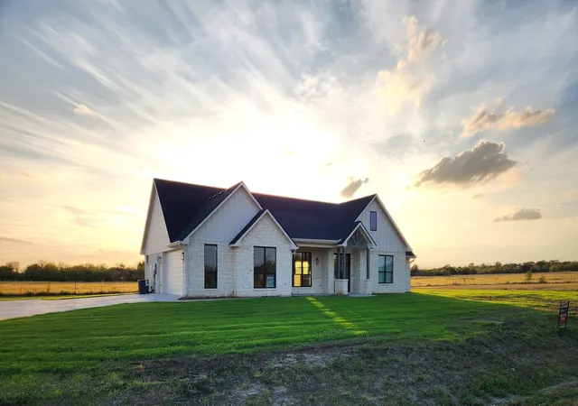 Photo 2 of Single family home for sale at 569 Lacek Mill Rd, China Spring, TX 76633 | MLS# 21362197 | Listing updated on 2026-10-07