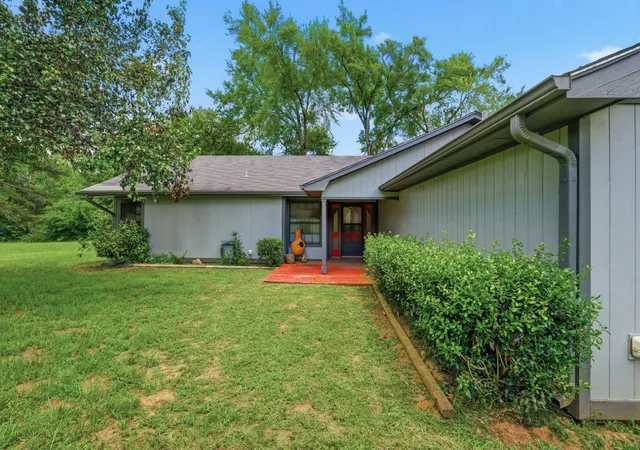 Photo 4 of House for sale at 6146 County Road 334, Tyler, TX 75708 | MLS# 21363145 | Listing updated on 2026-08-20