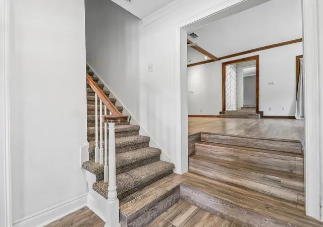 Photo 3 of Single family home for sale at 3108 Wingren Rd, Irving, TX 75062 | MLS# 21359027 | Listing updated on 2026-08-19
