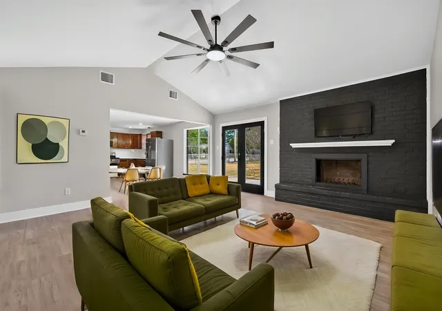 Photo 3 of Single family home for sale at 2201 Se 22Nd Ave, Mineral Wells, TX 76067 | MLS# 21362211 | Listing updated on 2026-09-03