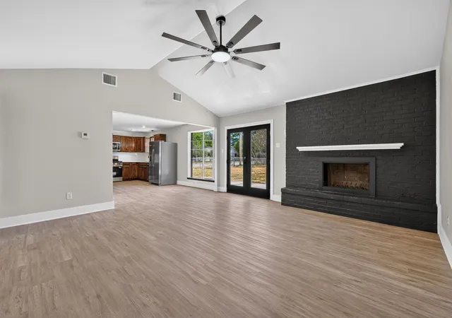 Photo 4 of Single family home for sale at 2201 Se 22Nd Ave, Mineral Wells, TX 76067 | MLS# 21362211 | Listing updated on 2026-09-03