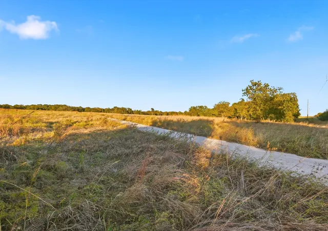 Photo 4 of House for sale at 2401 Bear Creek Rd, Aledo, TX 76008 | MLS# 21357106 | Listing updated on 2026-08-19