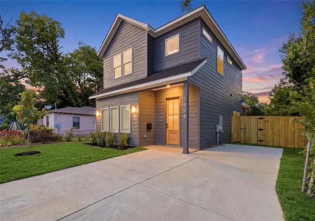 Photo 2 of Single family home for sale at 2906 Swanson St, Dallas, TX 75210 | MLS# 21361752 | Listing updated on 2026-08-29