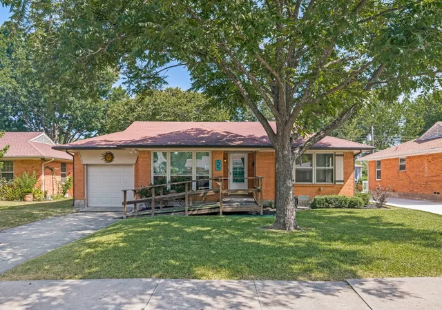 Photo 1 of Sale Pending at 2725 Maverick Ave, Dallas, TX 75228 | MLS# 21346850 | Listing updated on 2026-10-01