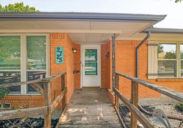 Photo 3 of Sale Pending at 2725 Maverick Ave, Dallas, TX 75228 | MLS# 21346850 | Listing updated on 2026-10-01