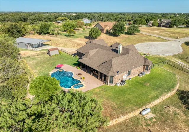 Photo 1 of Single family home for sale at 124 Carnes Ct, Springtown, TX 76082 | MLS# 21360449 | Listing updated on 2026-08-19