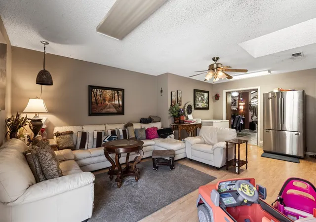 Photo 2 of Single family home for sale at 442 High View Dr, Denison, TX 75020 | MLS# 21360091 | Listing updated on 2026-09-28