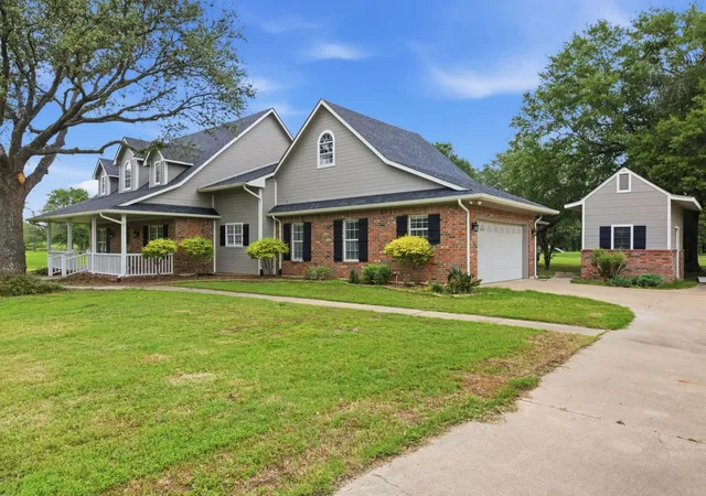 Photo 3 of Single family home for sale at 249 Private Road 5940, Emory, TX 75440 | MLS# 21363250 | Listing updated on 2026-09-25