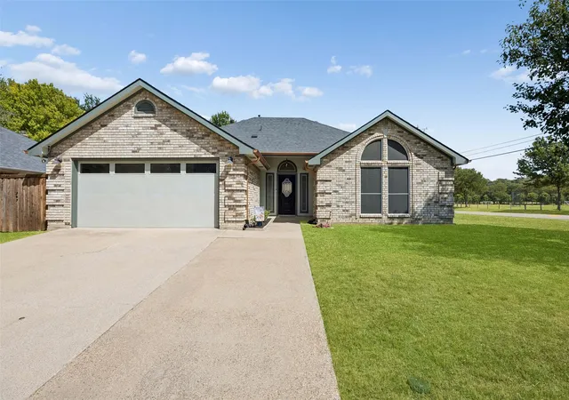 Photo 1 of Single family home for sale at 340 Austin St, Keller, TX 76248 | MLS# 21363088 | Listing updated on 2026-09-19