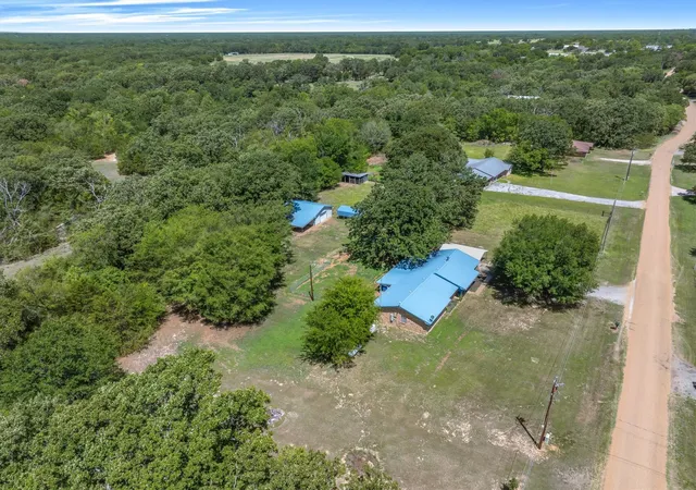 Photo 4 of Single family home for sale at 460 Vz County Road 1134, Fruitvale, TX 75127 | MLS# 21363286 | Listing updated on 2026-08-19