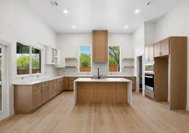 Photo 2 of Single family home for sale at 520 Roberts Run, Sherman, TX 75092 | MLS# 21362436 | Listing updated on 2026-08-22