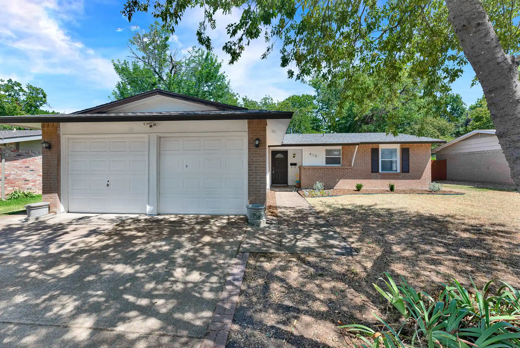 Photo 1 of Single family home for sale at 410 Melrose Dr, Richardson, TX 75080 | MLS# 21361543 | Listing updated on 2026-10-28