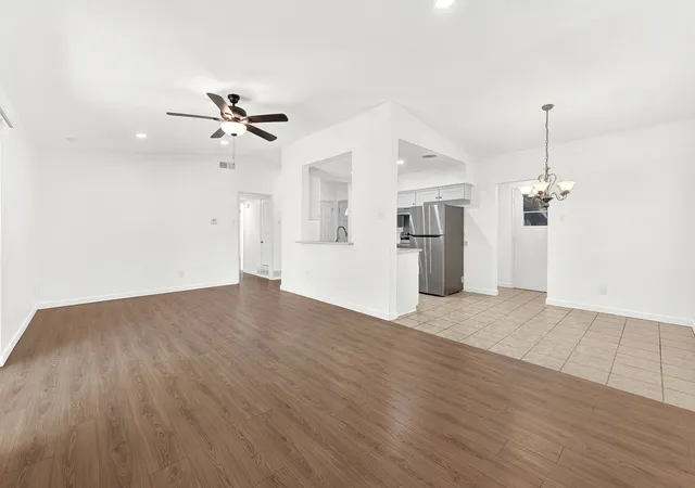 Photo 3 of Single family home for sale at 410 Melrose Dr, Richardson, TX 75080 | MLS# 21361543 | Listing updated on 2026-08-23