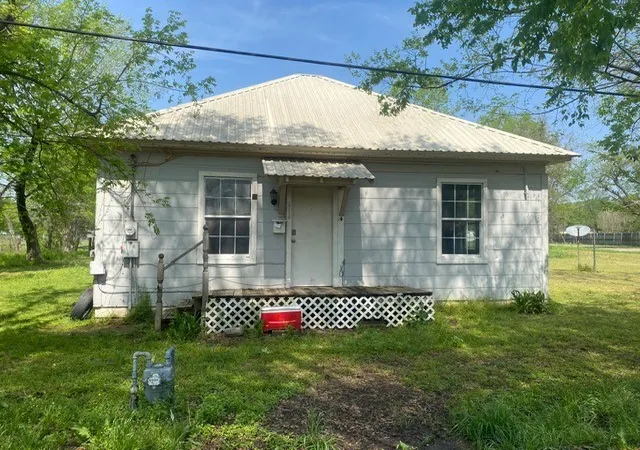 Photo 1 of Single family home for sale at 614 2nd St, Kerens, TX 75144 | MLS# 21363325 | Listing updated on 2026-08-19