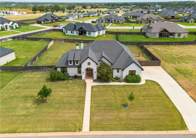Photo 2 of Single family home for sale at 186 Gainesway Dr, Abilene, TX 79606 | MLS# 21363112 | Listing updated on 2026-08-20