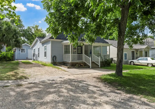 Photo 1 of Single family home for sale at 1211 S 17th St, Temple, TX 76504 | MLS# 21363125 | Listing updated on 2026-08-24