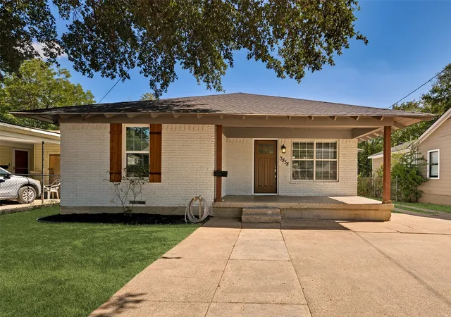 Photo 3 of Single family home for sale at 3838 Dutton Dr, Dallas, TX 75211 | MLS# 21363359 | Listing updated on 2026-09-29